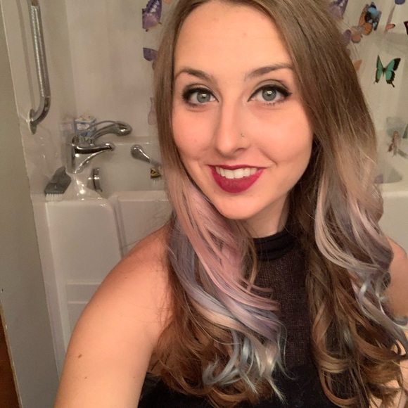 Meet your Posher, Ciara - Picture 1 of 1